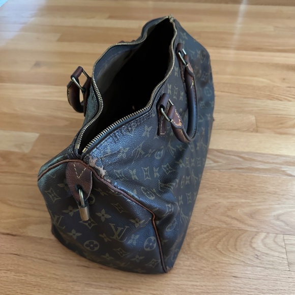 Louis Vuitton Vintage Speedy Leather Handbag Serial Number FH0942 - Picture 6 of 16